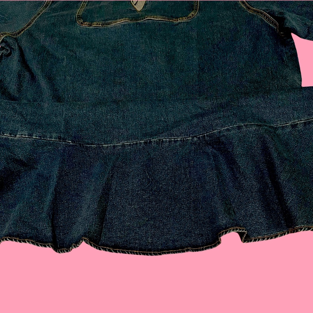 NWT. PRETTY SEASONAL DRESS W/ A HALF SLEEVE, V NECK,RUFFLE BOTTOM,STRETCHY DENIM - Picture 7 of 13